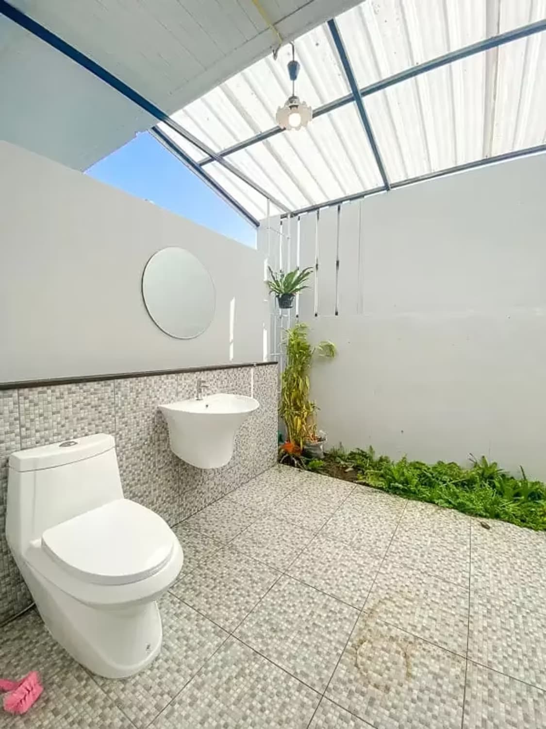 4 Bedroom House - Image 6