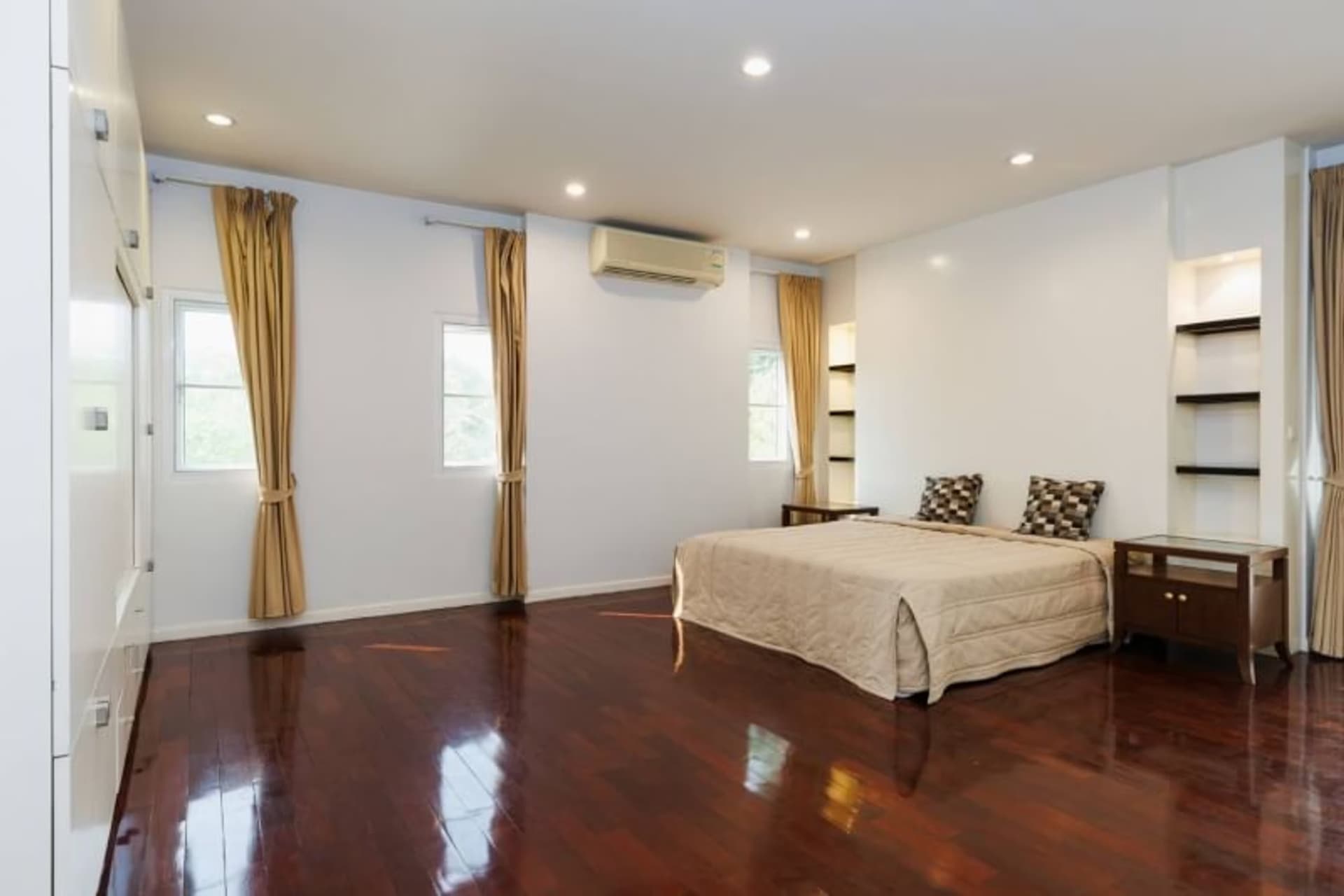 3 Bed House for Rent and Sale in Hang Dong - Image 7