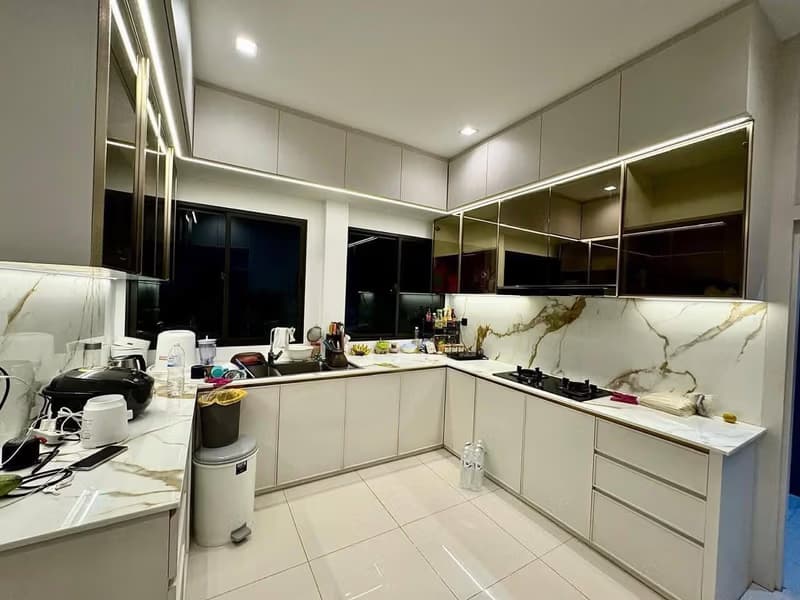 5 Bed House for Sale in Saphan Sung