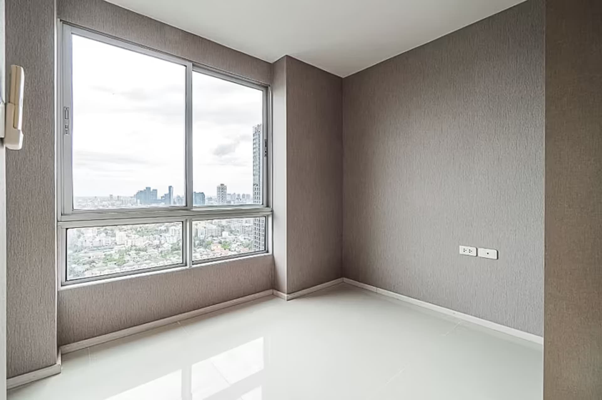 Condo for Sale at The Base Sukhumvit 77   - Image 4