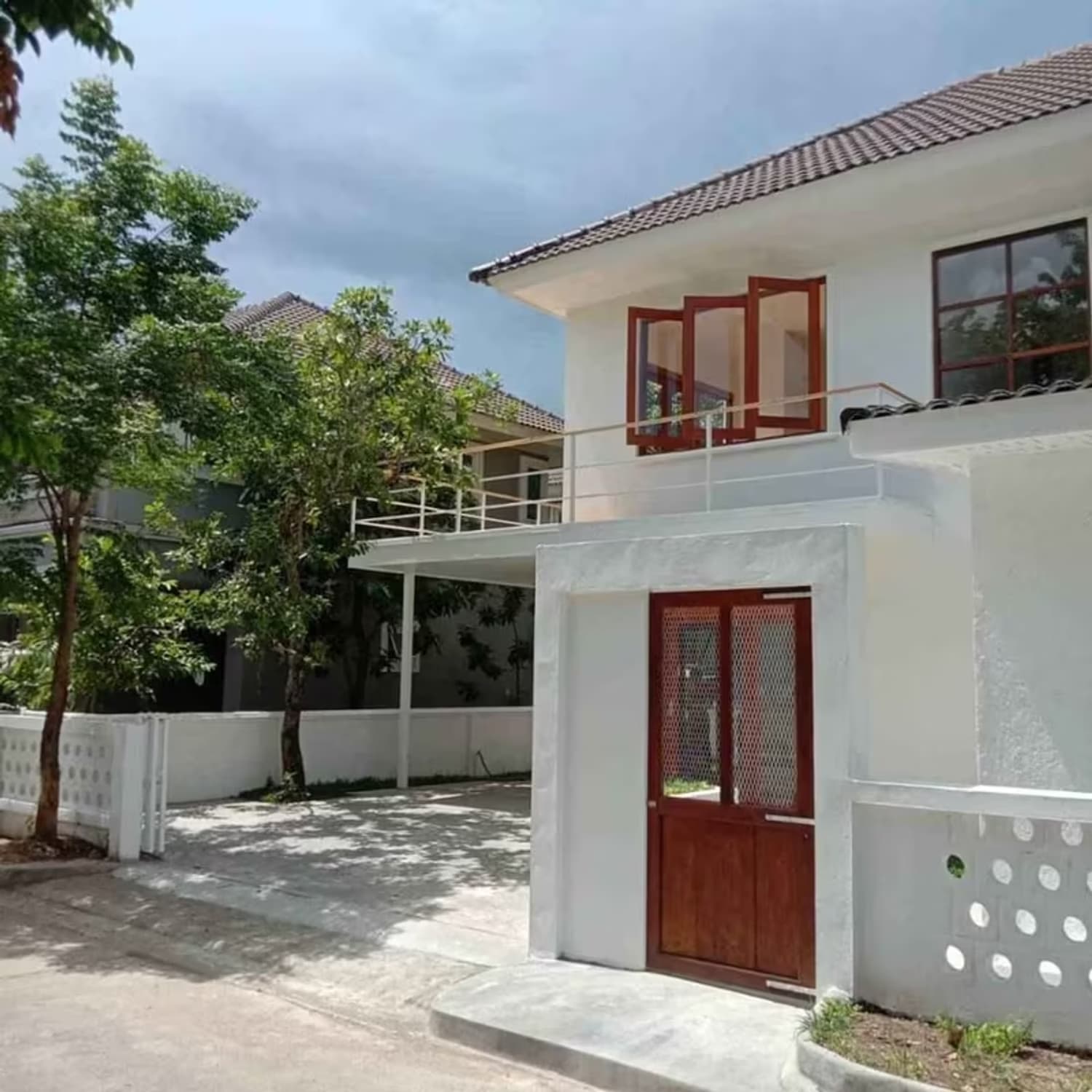 3 Bedroom House - Image 2
