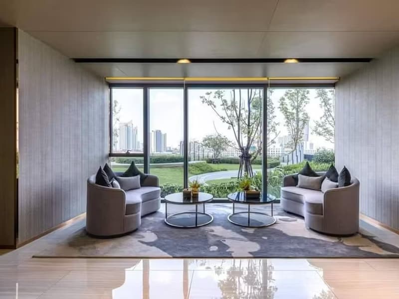Studio for Rent in Huai Khwang