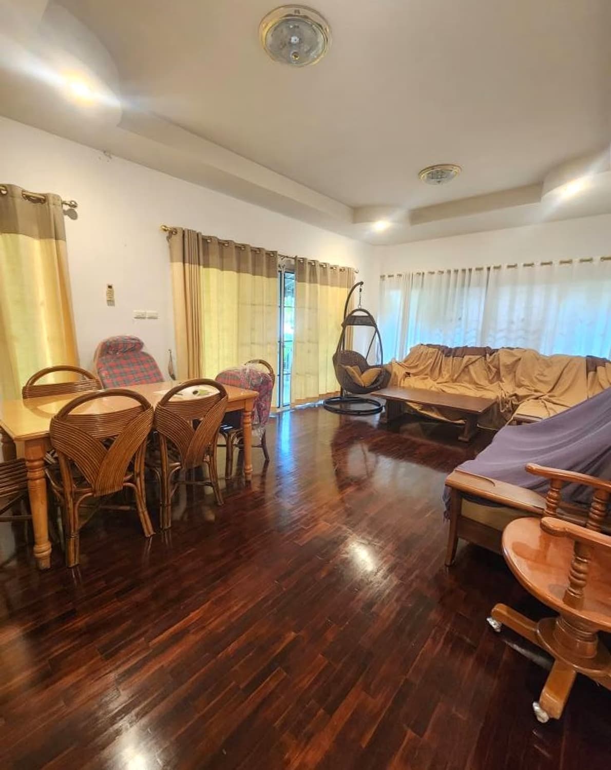 5 Bed House for Rent in Mueang Chiang Mai - Image 2