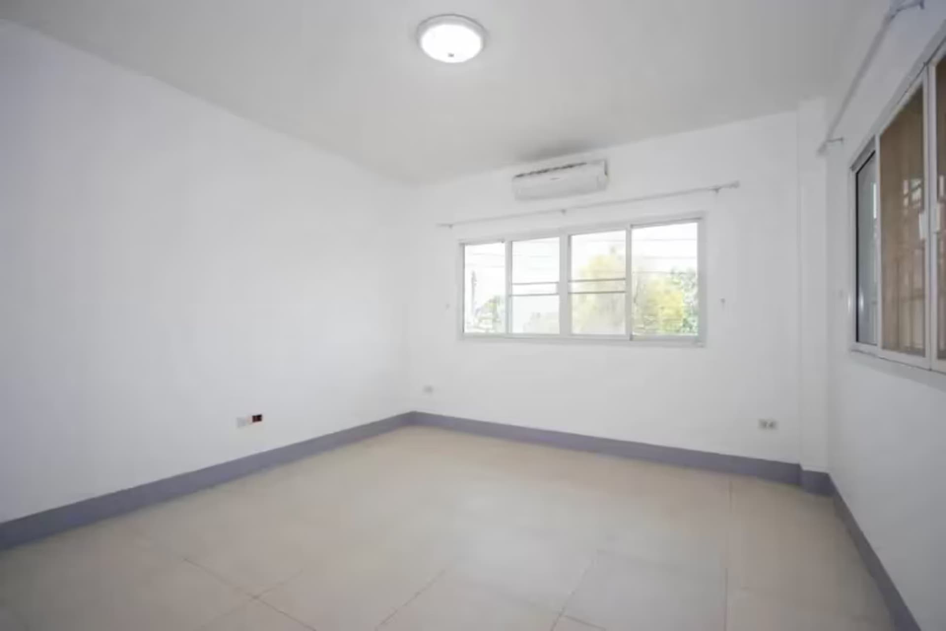 3 Bedroom House - Image 14