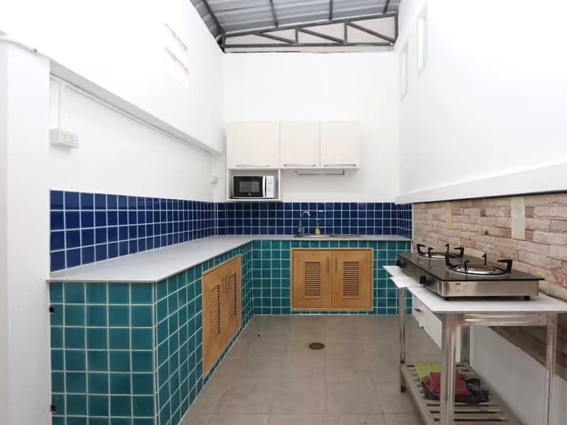 2 Bed House for Rent in Saraphi District