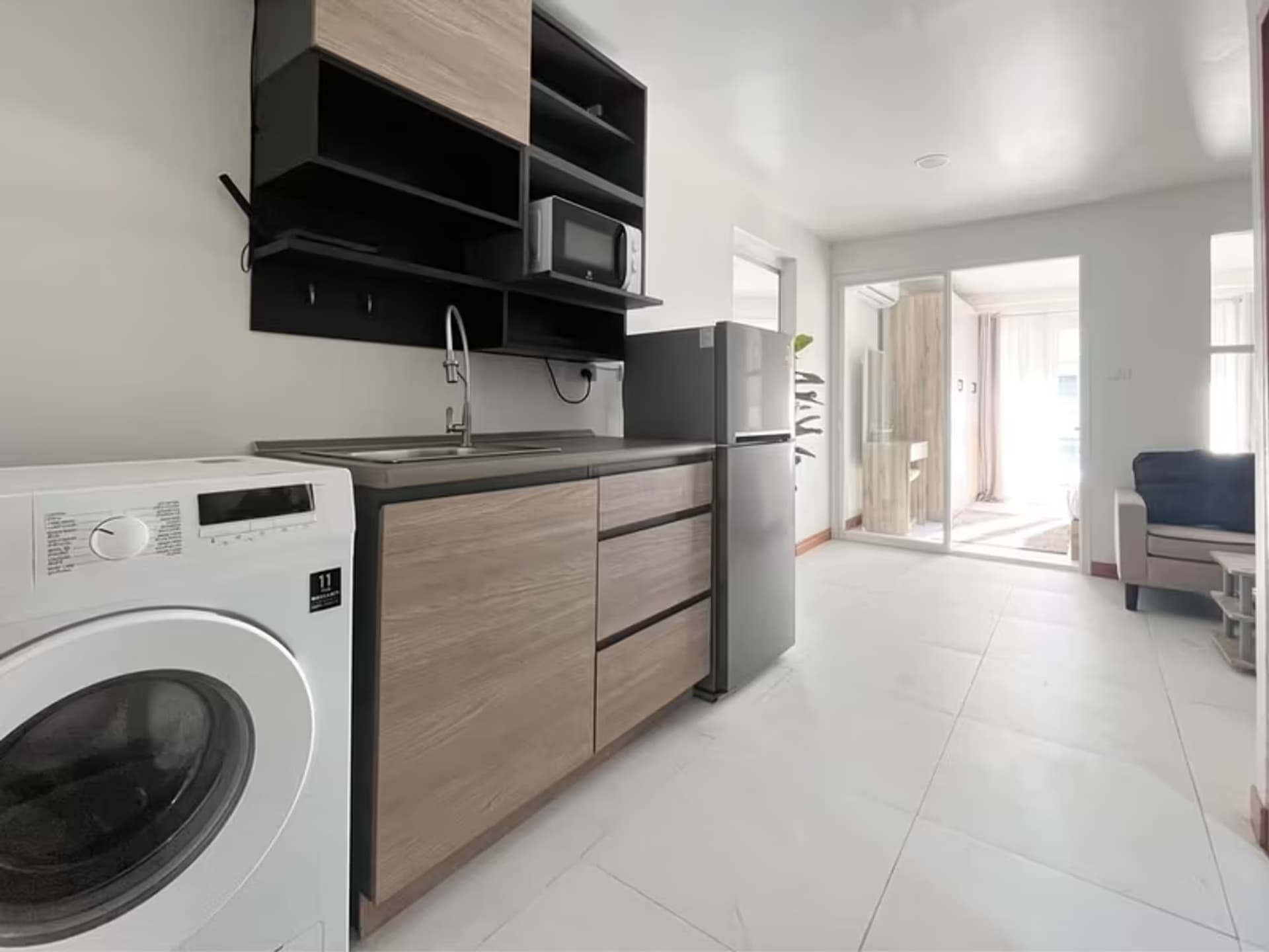  - Image 7