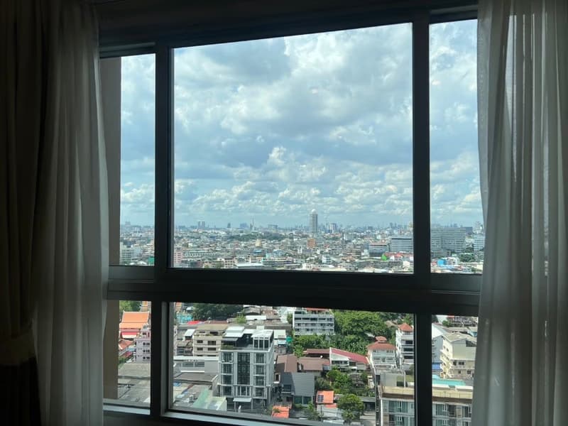 1 Bed Condo for Rent in Khlong San