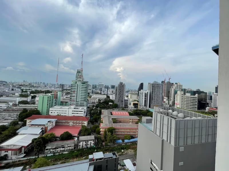 1 Bed Condo for Sale in Ratchathewi