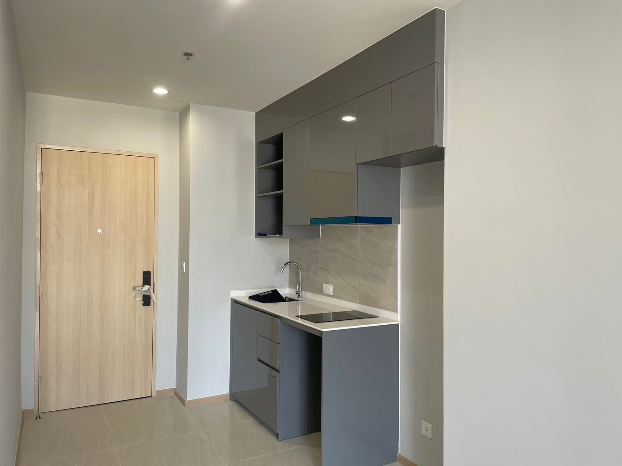 2 Bed Condo for Sale in Phra Khanong - Image 15