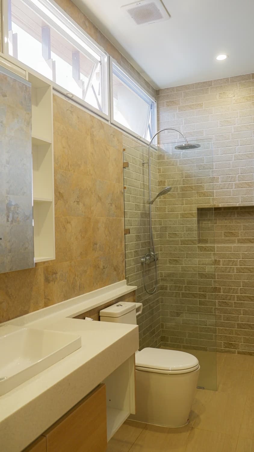 4 Bedroom House - Image 19