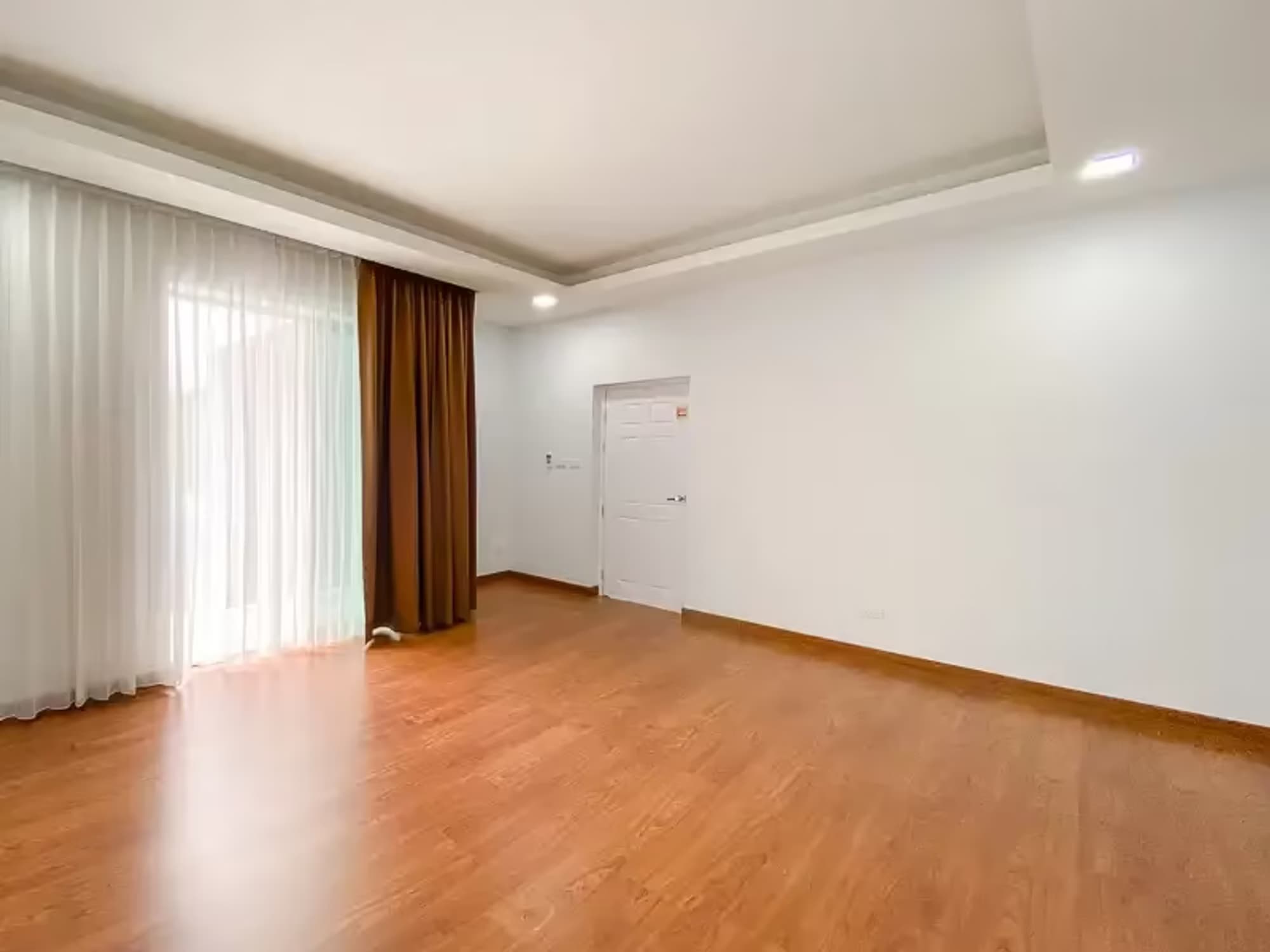 5 Bedroom House - Image 14