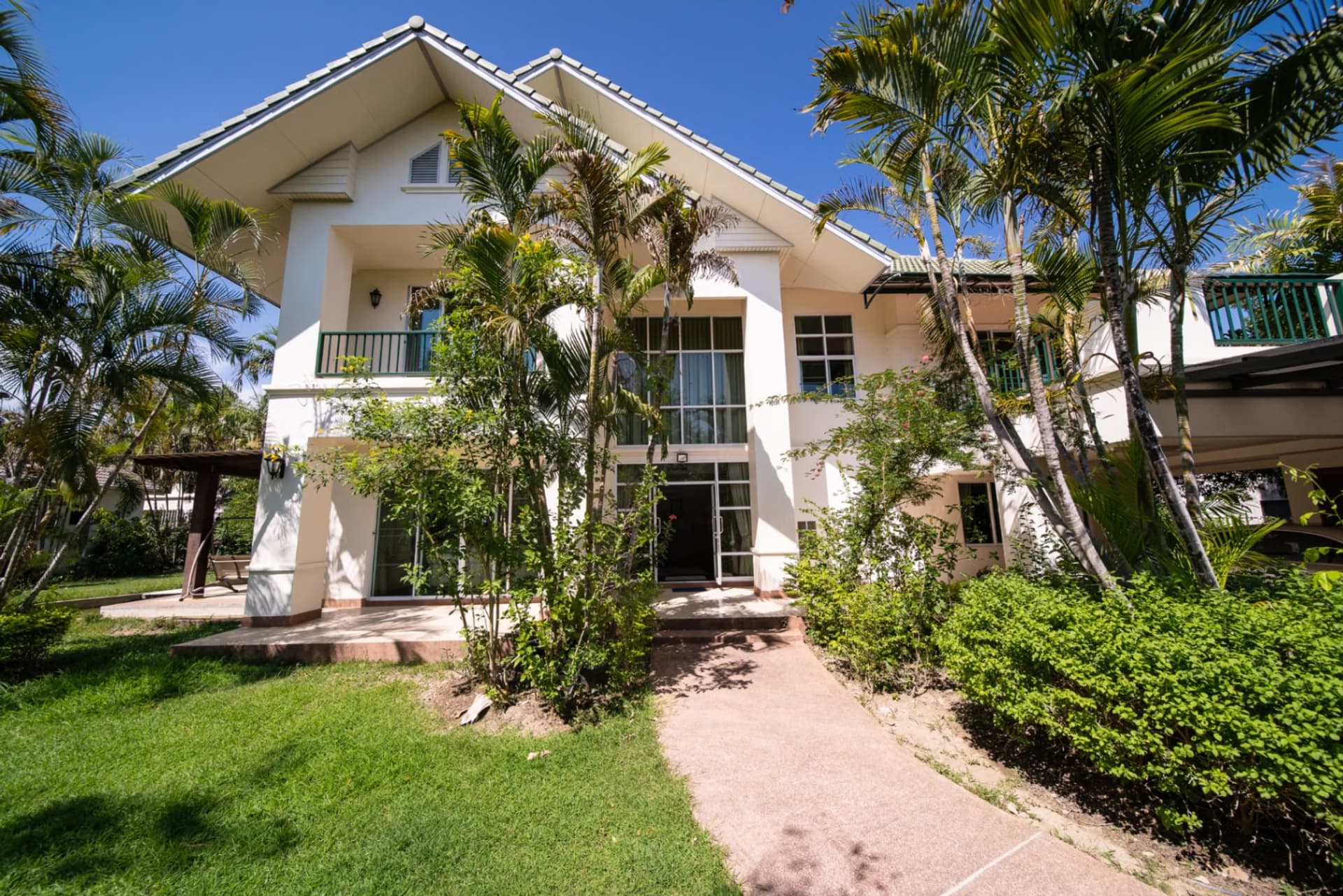 4 Bed House for Sale in Hang Dong - Image 2