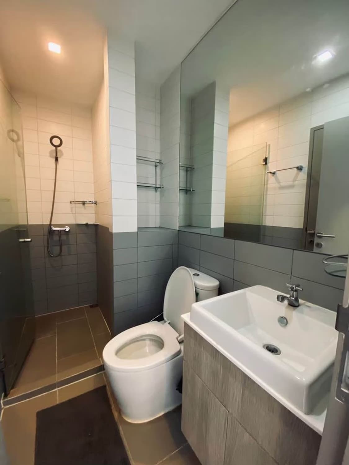 2 Bed Condo for Rent in Phra Khanong - Image 9