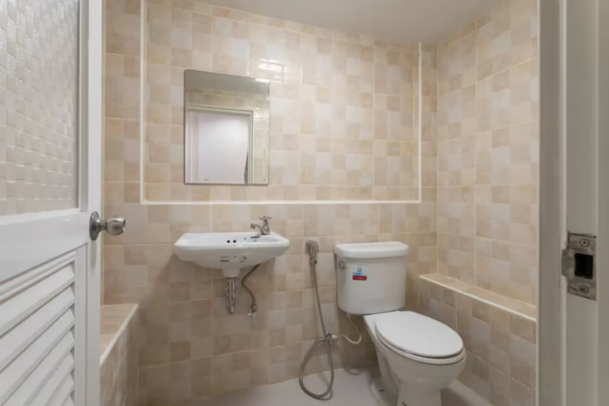 2 Bedroom House - Image 7