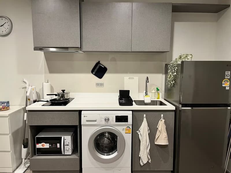 Condo for Rent at Life Asoke Hype