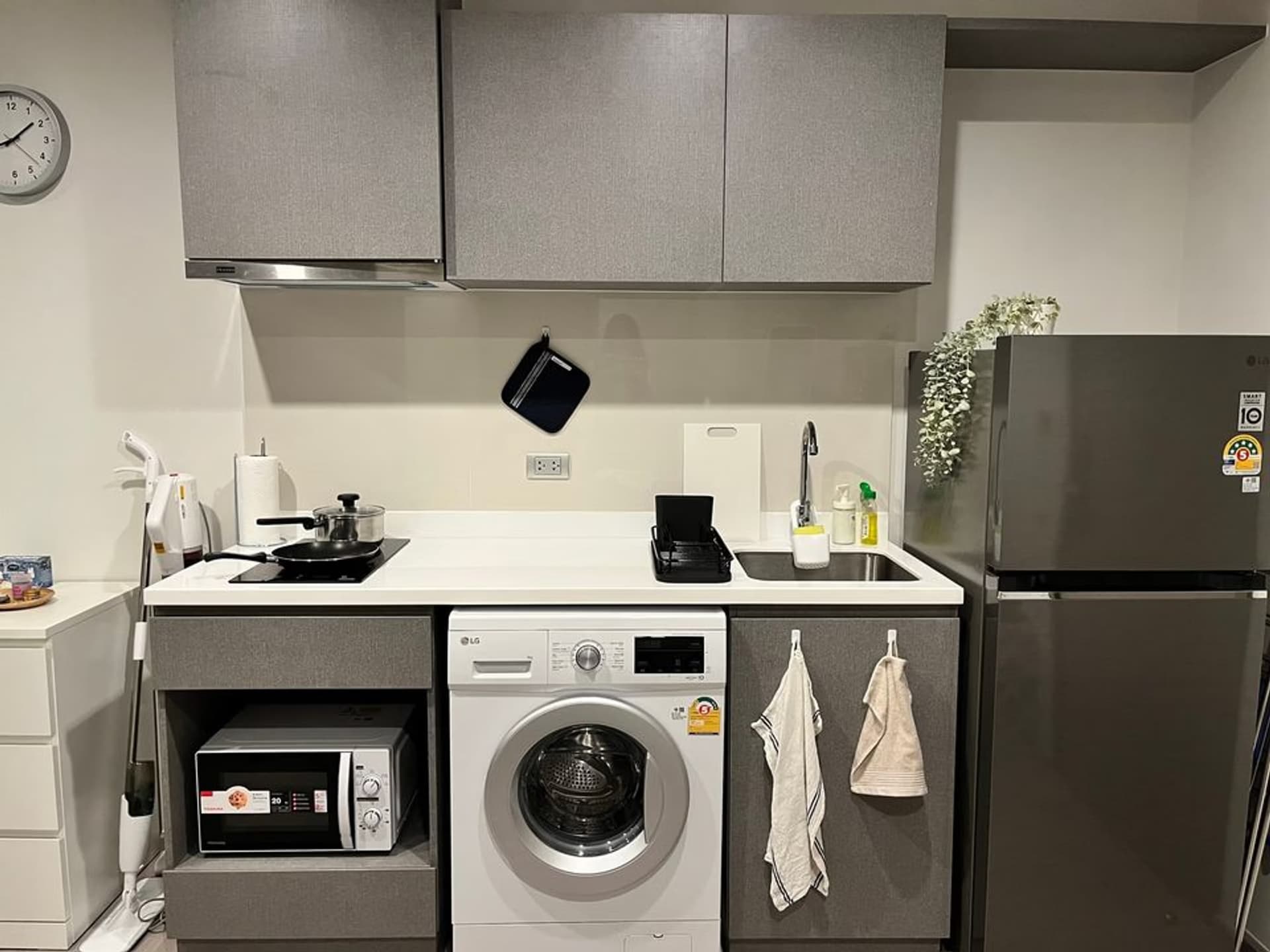 Condo for Rent at Life Asoke Hype - Image 9