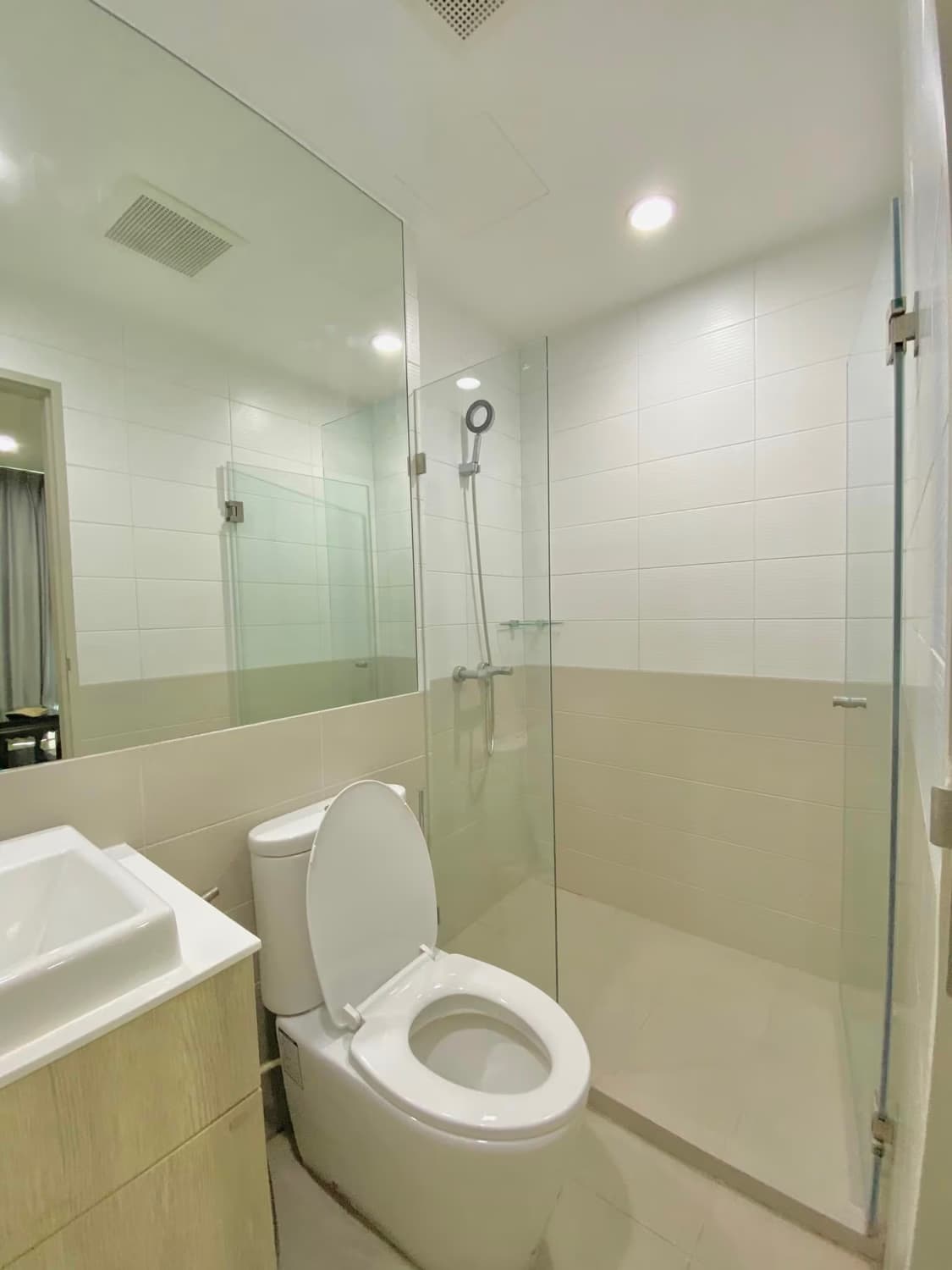 2 Bed Condo for Rent and Sale  Near Sala Daeng BTS - Image 4