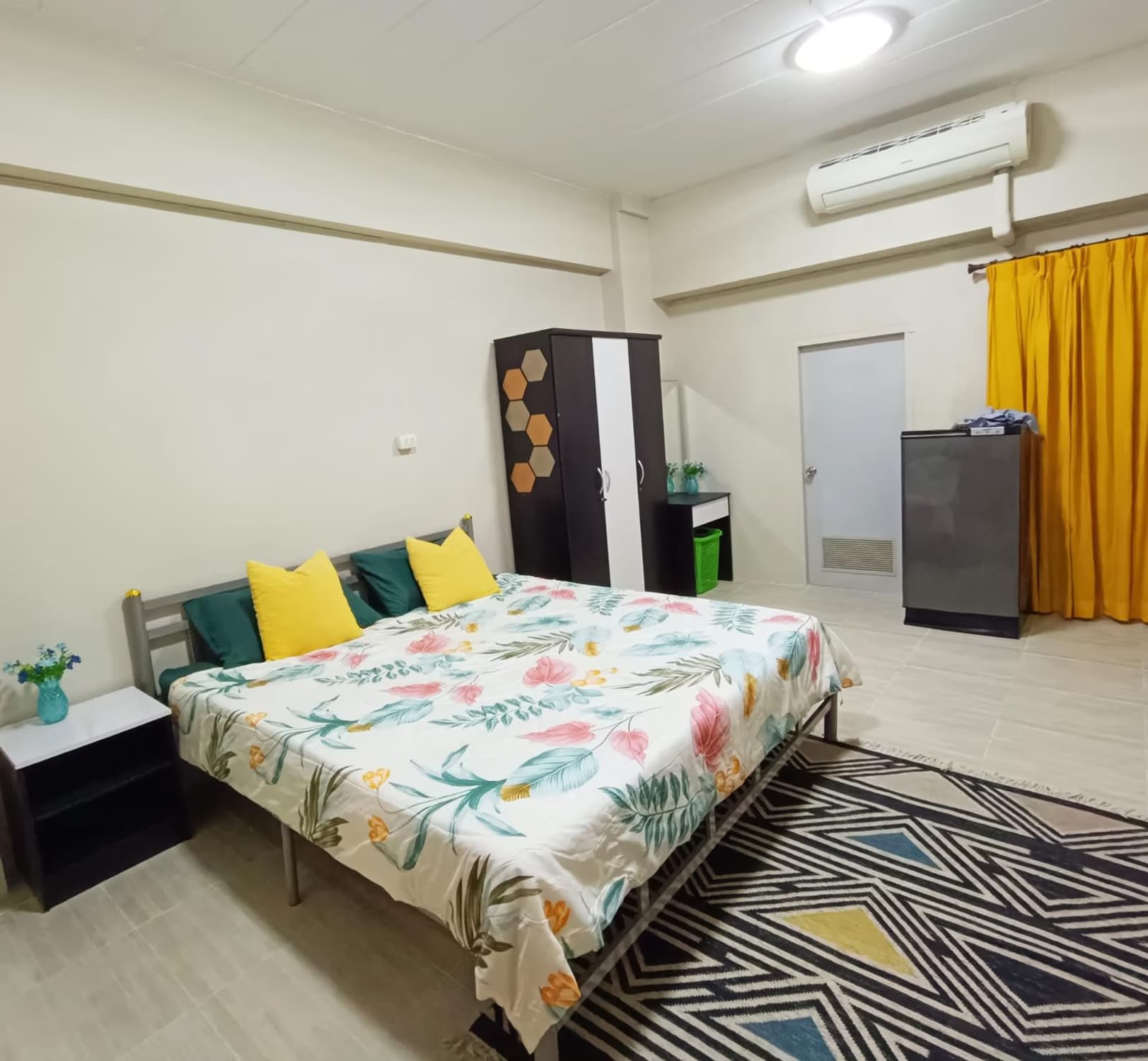 Condo for Sale at SR Land Condo   - Image 1