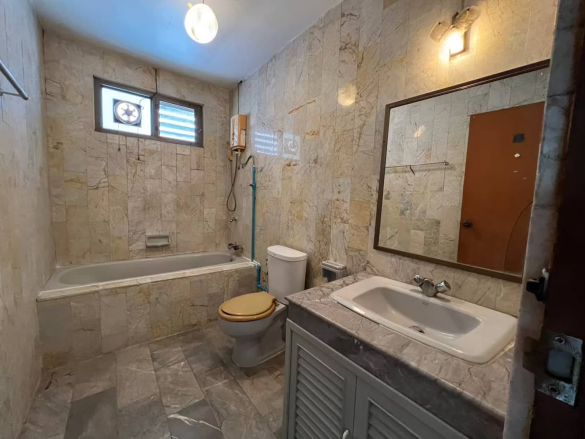 4 Bed Commercial for Sale in Mueang Chiang Mai - Image 17