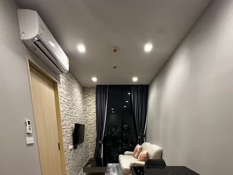 1 Bedroom Condo