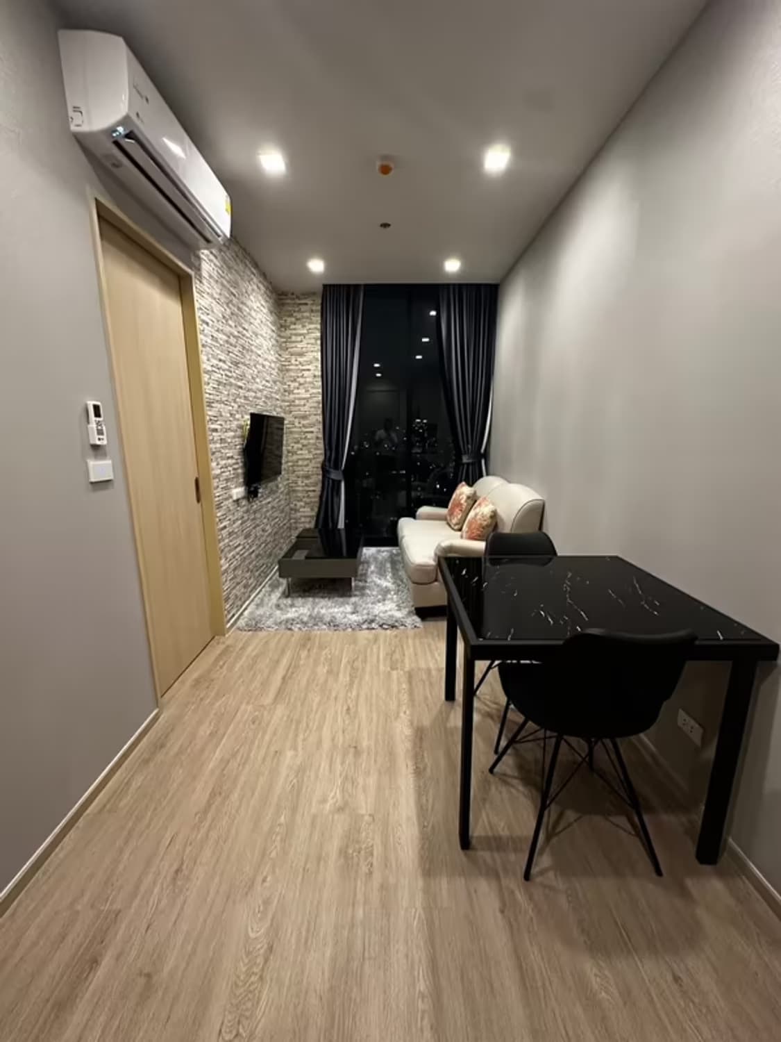 1 Bedroom Condo - Image 1