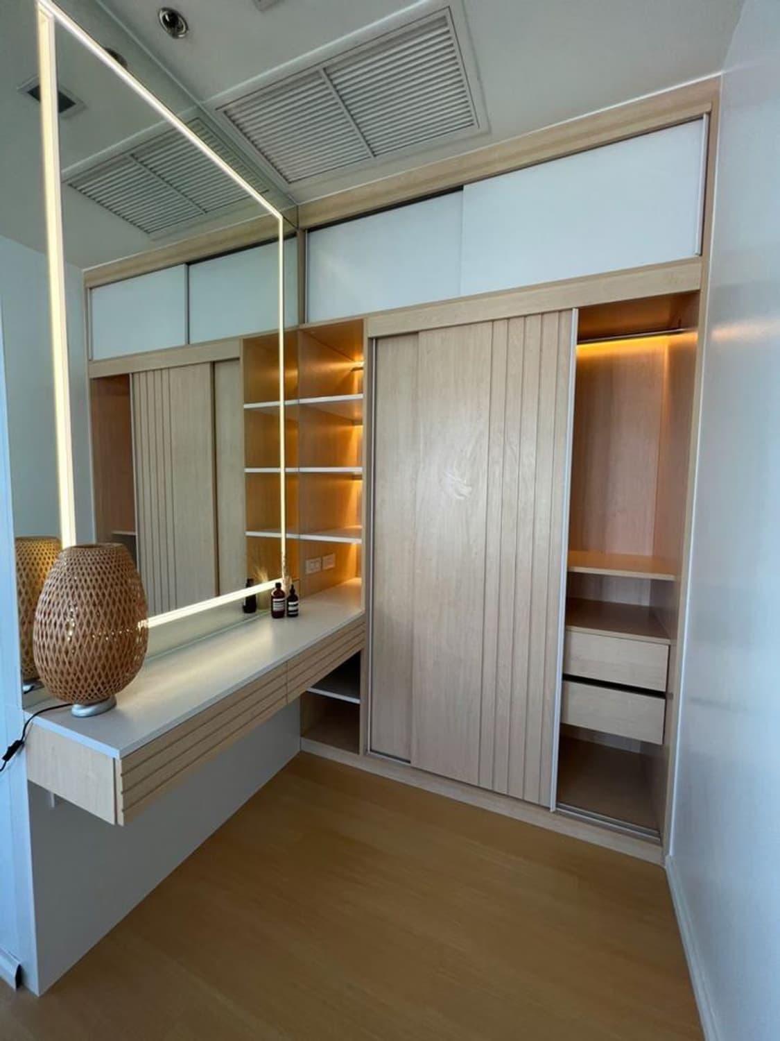 Condo for Rent at Noble Reveal - Image 7