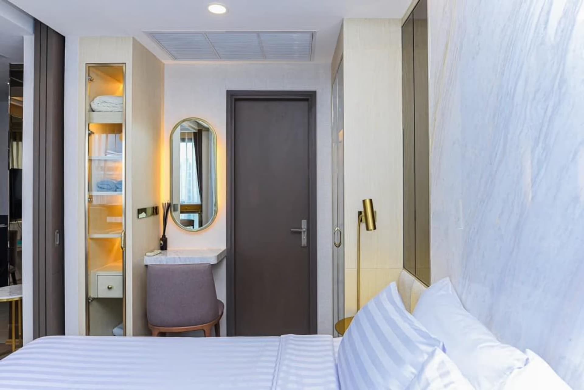 1 ห้องนอน คอนโด สำหรับ จำหน่าย ใน Bang Rak - Image 7