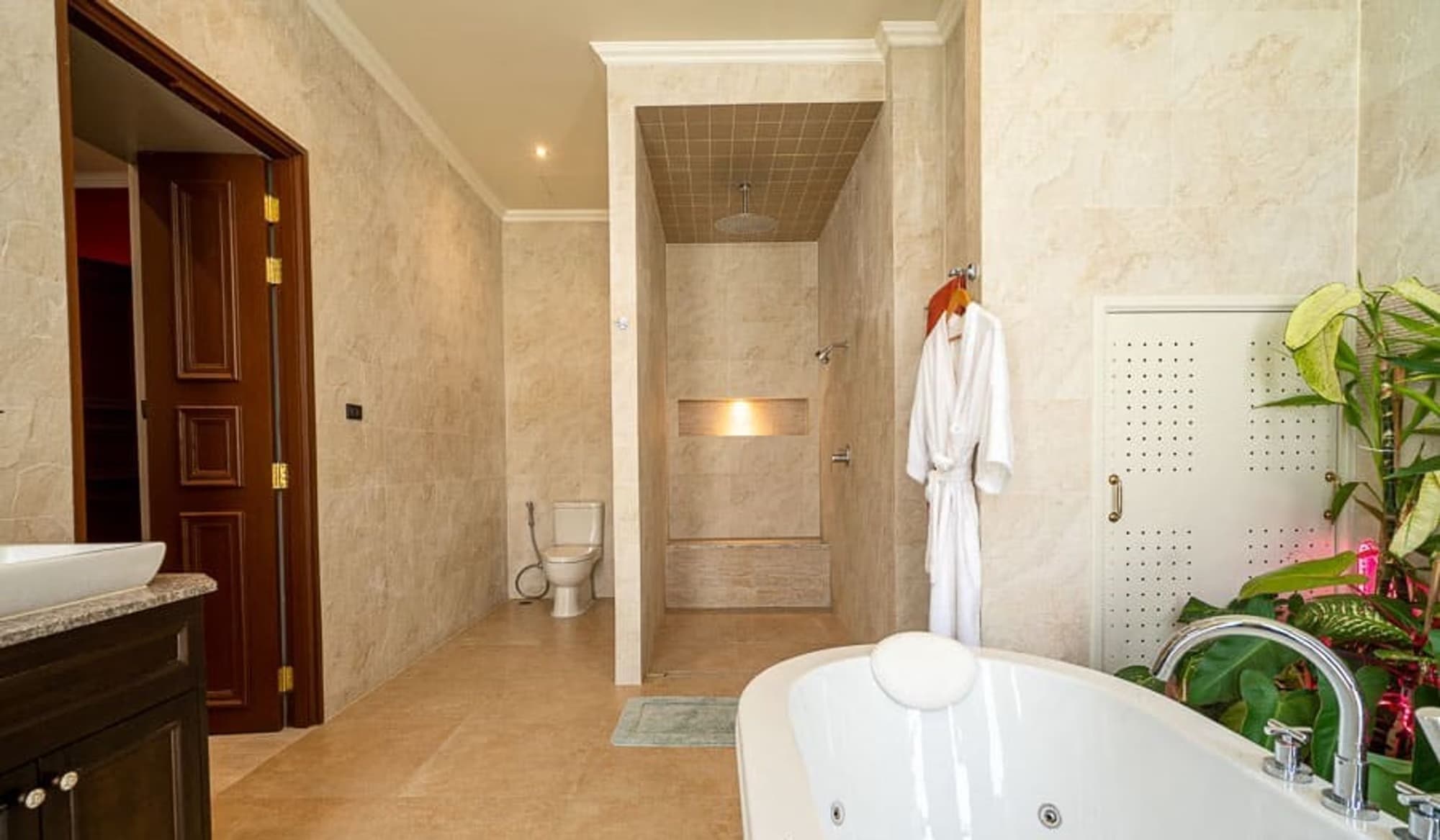 Luxury Single-Story Pool Villa - Image 21