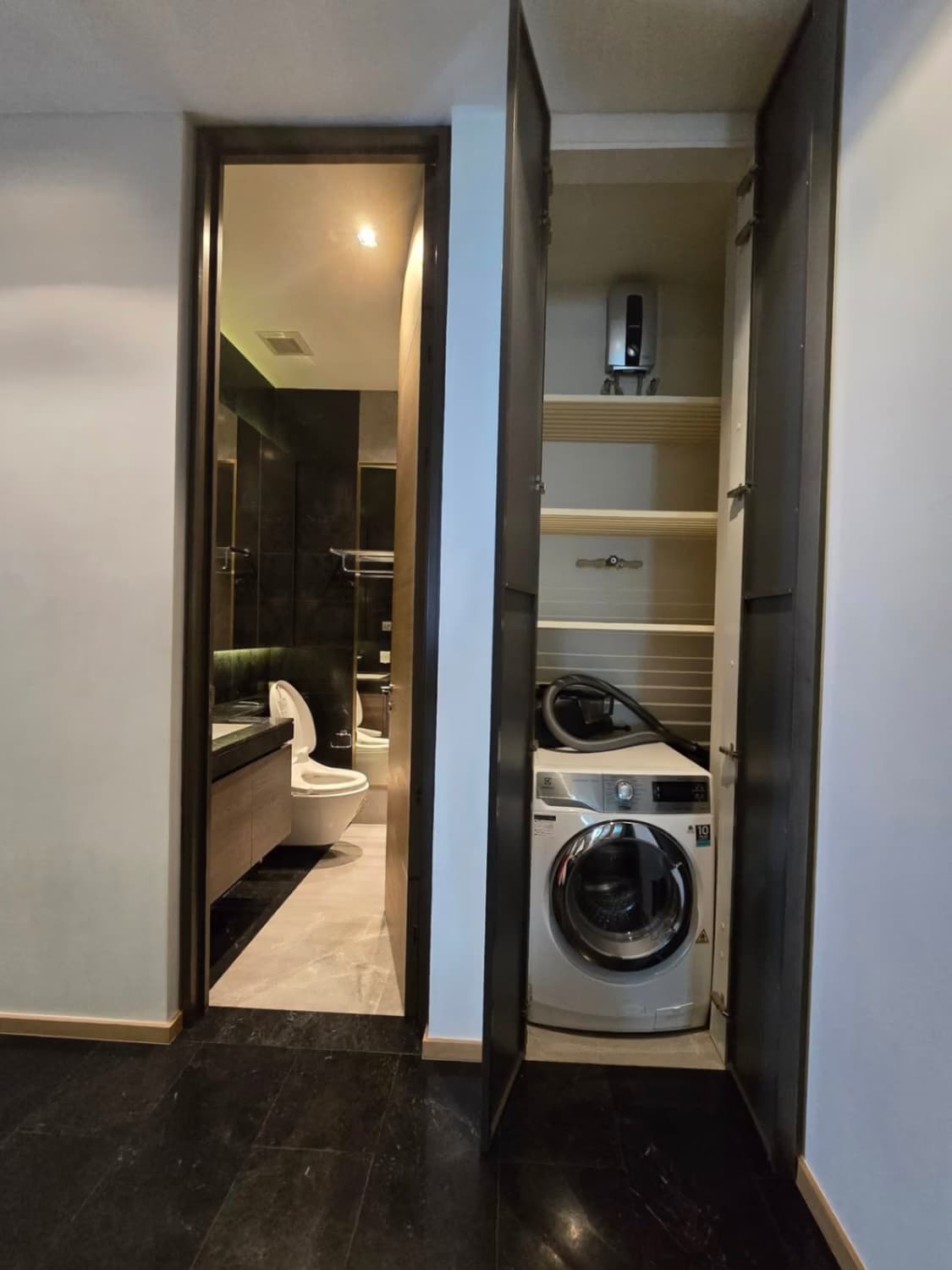 1 Bed Condo for Rent and Sale in Pathum Wan - Image 4