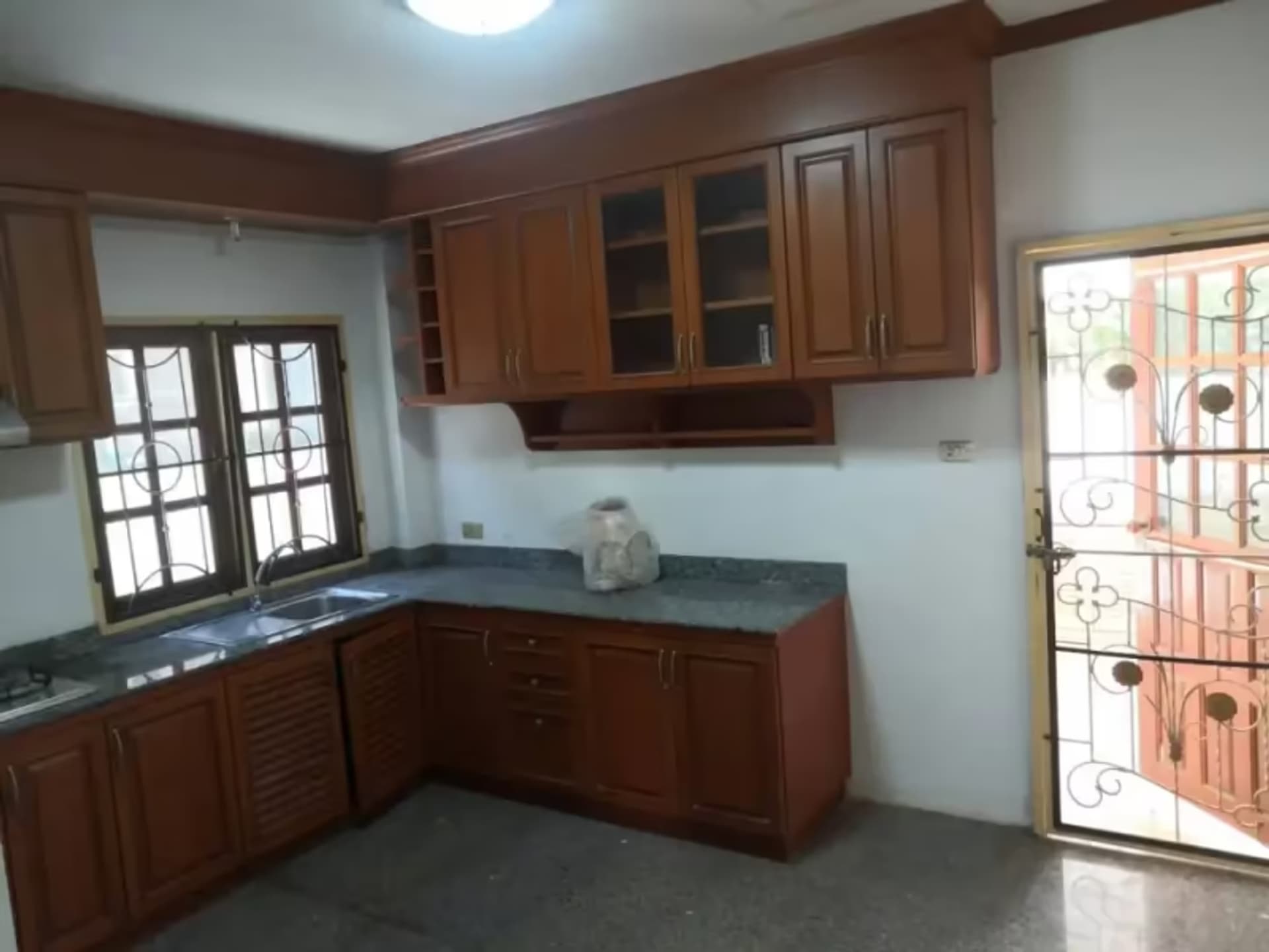 3 Bedroom House - Image 5