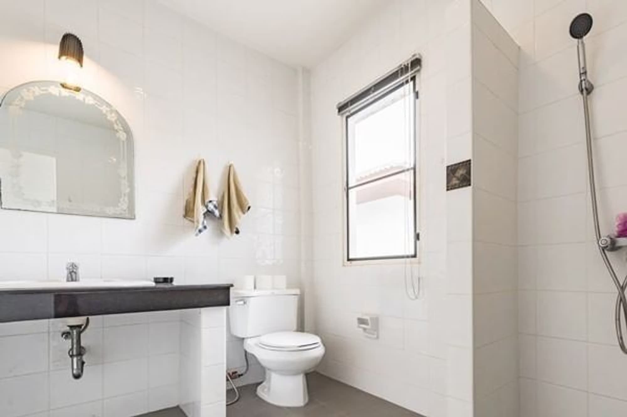 5 Bedroom House - Image 12