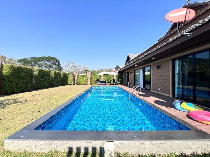 6 Bed House for Rent in Saraphi