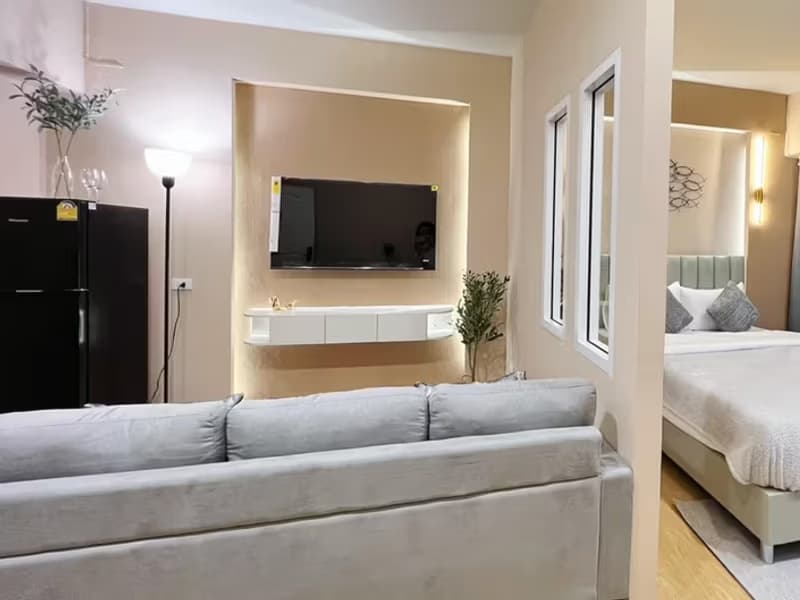 1 Bedroom Condo