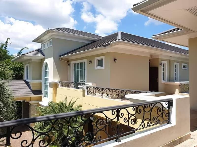  Luxurious Mansion in Suthep