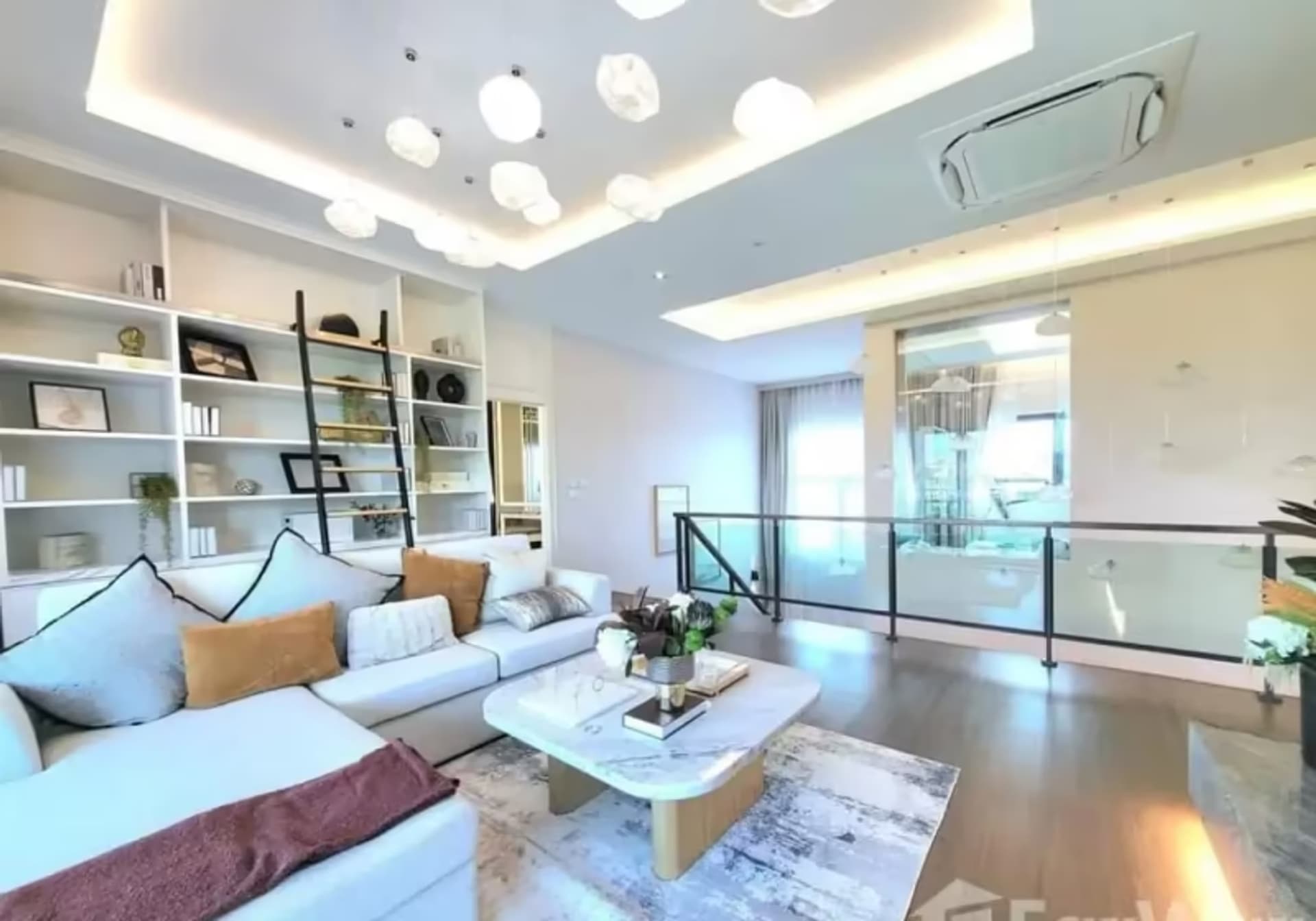 5 Bedroom House - Image 8