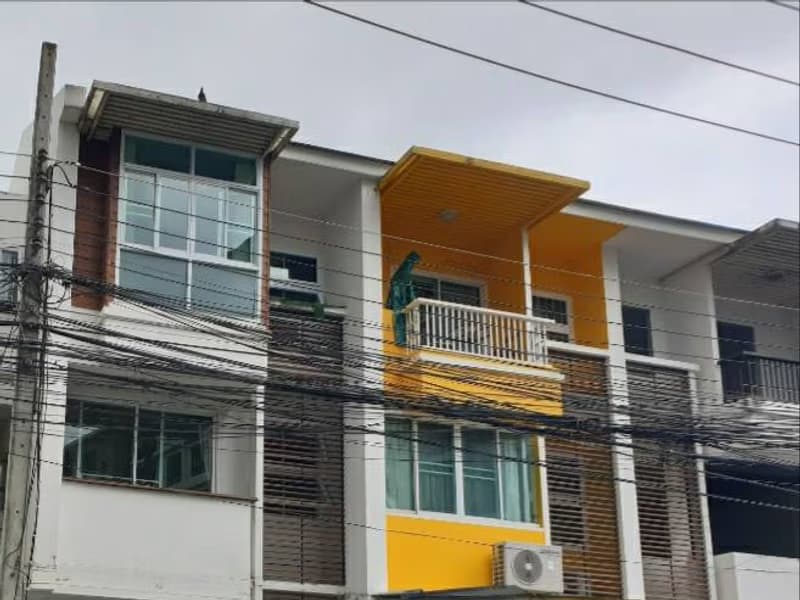 Townhouse for rent in Nimman area 3-story