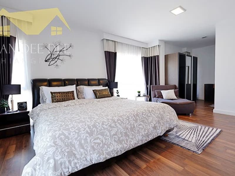 4 Bed House for Rent in San Kamphaeng District