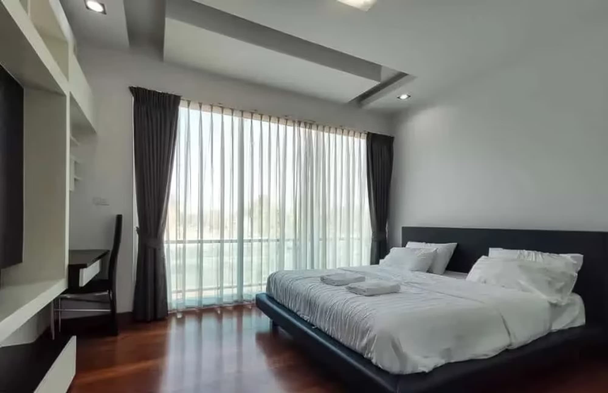 4 Bedroom House - Image 11