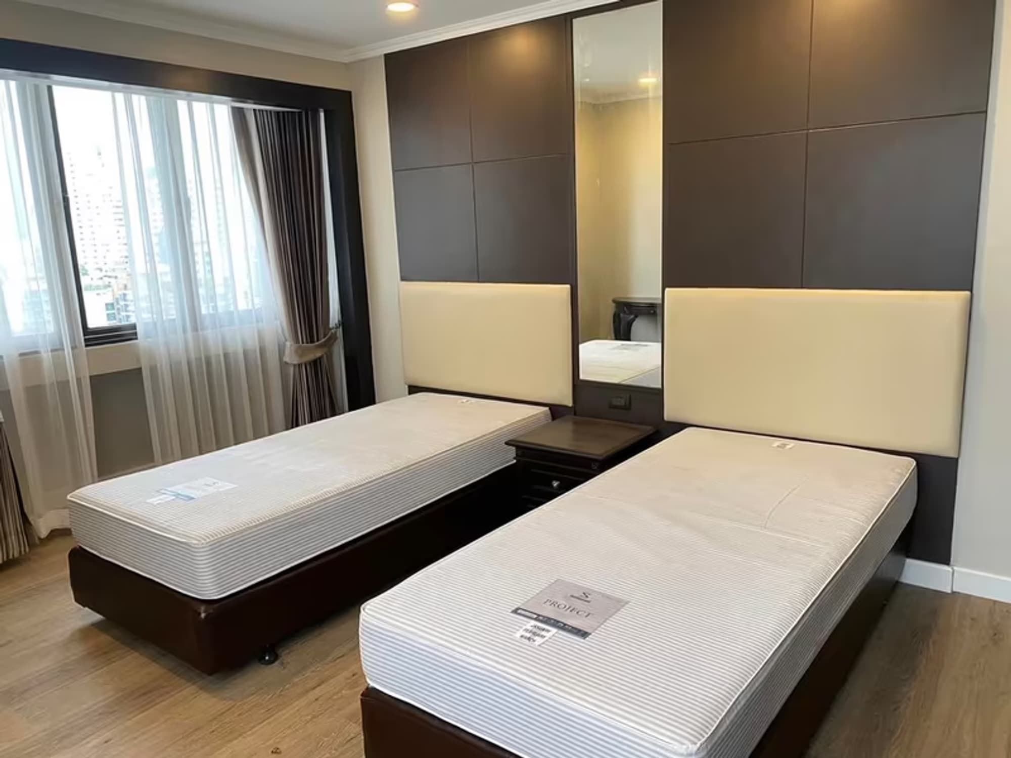 Condo for Sale, Rent at Omni Tower Sukhumvit Nana - Image 3