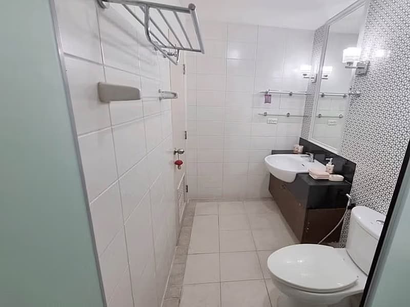 1 Bed Condo for Sale in Khlong Toei