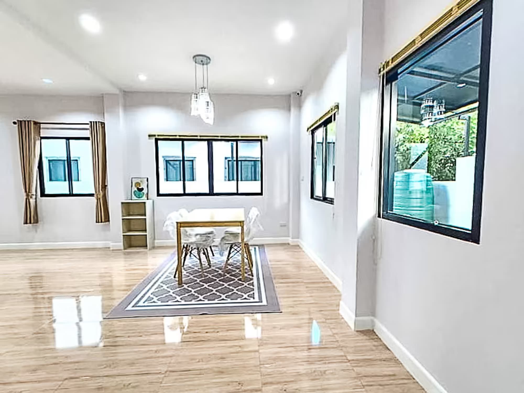 3 Bedroom House - Image 15