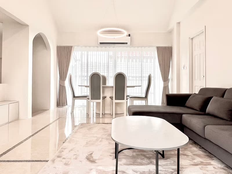 4 Bed House for Rent in Mueang Chiang Mai