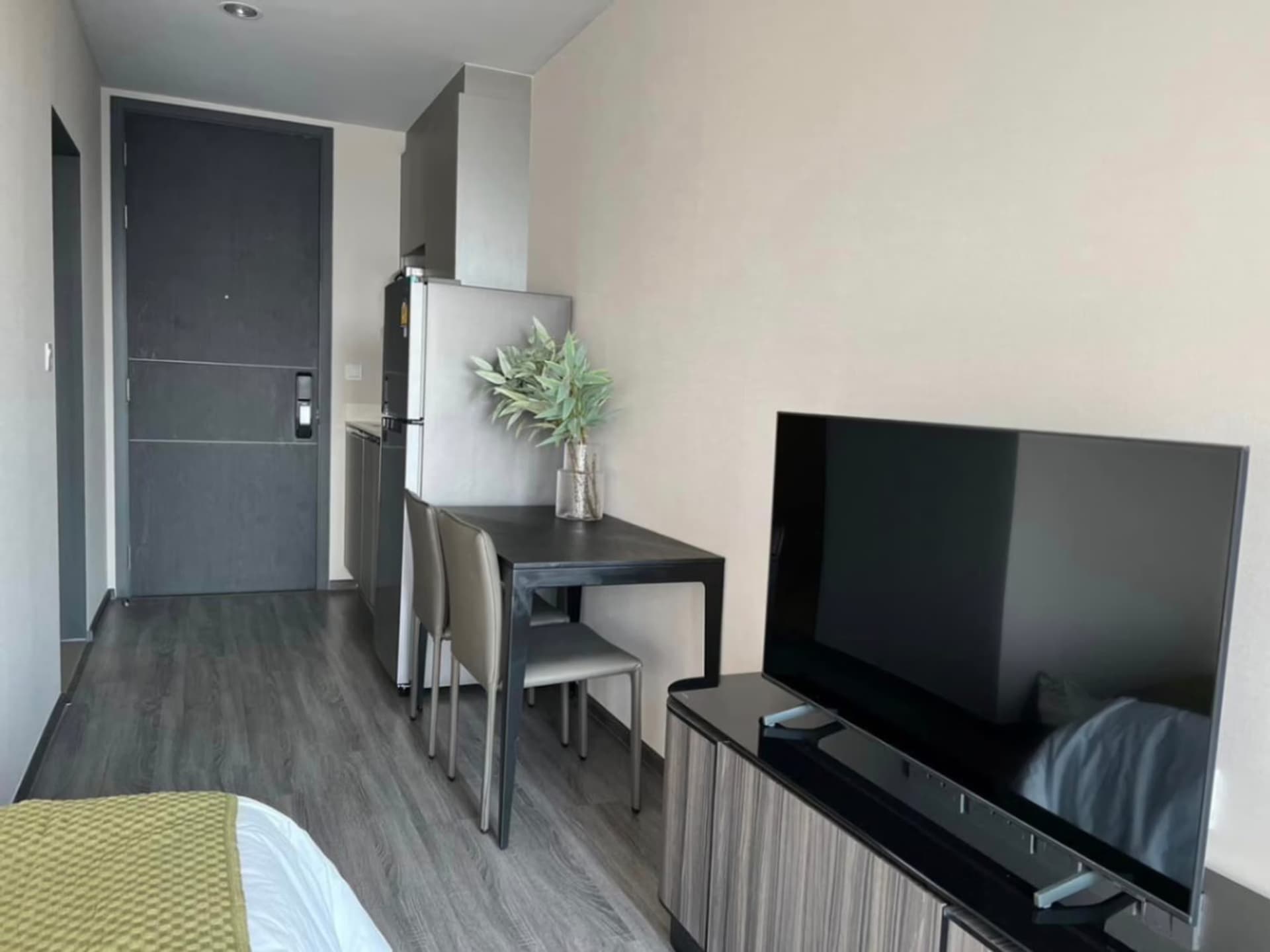 Studio Condo for Rent in Ratchathewi - Image 3