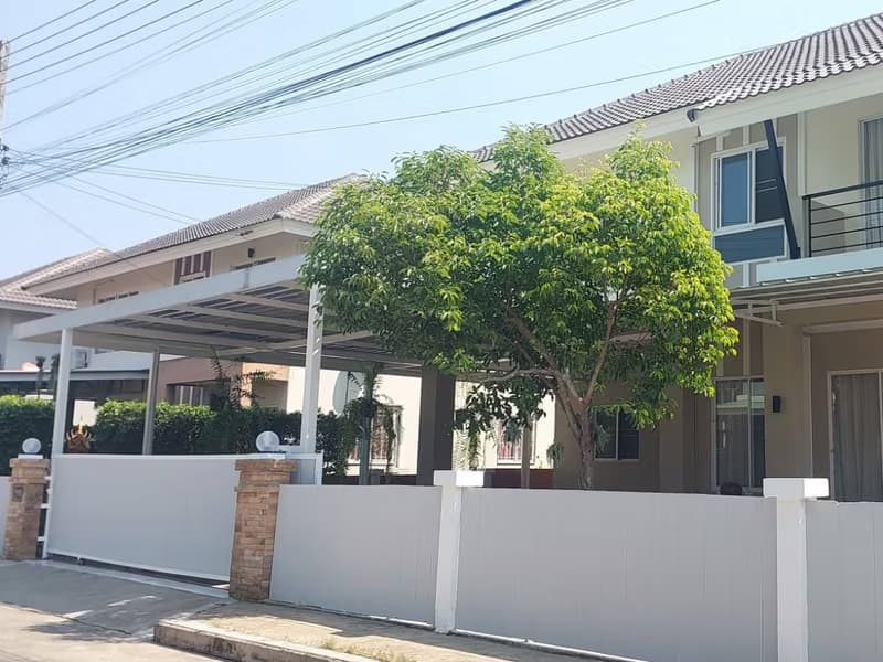 4 Bed House for Rent in San Kamphaeng District