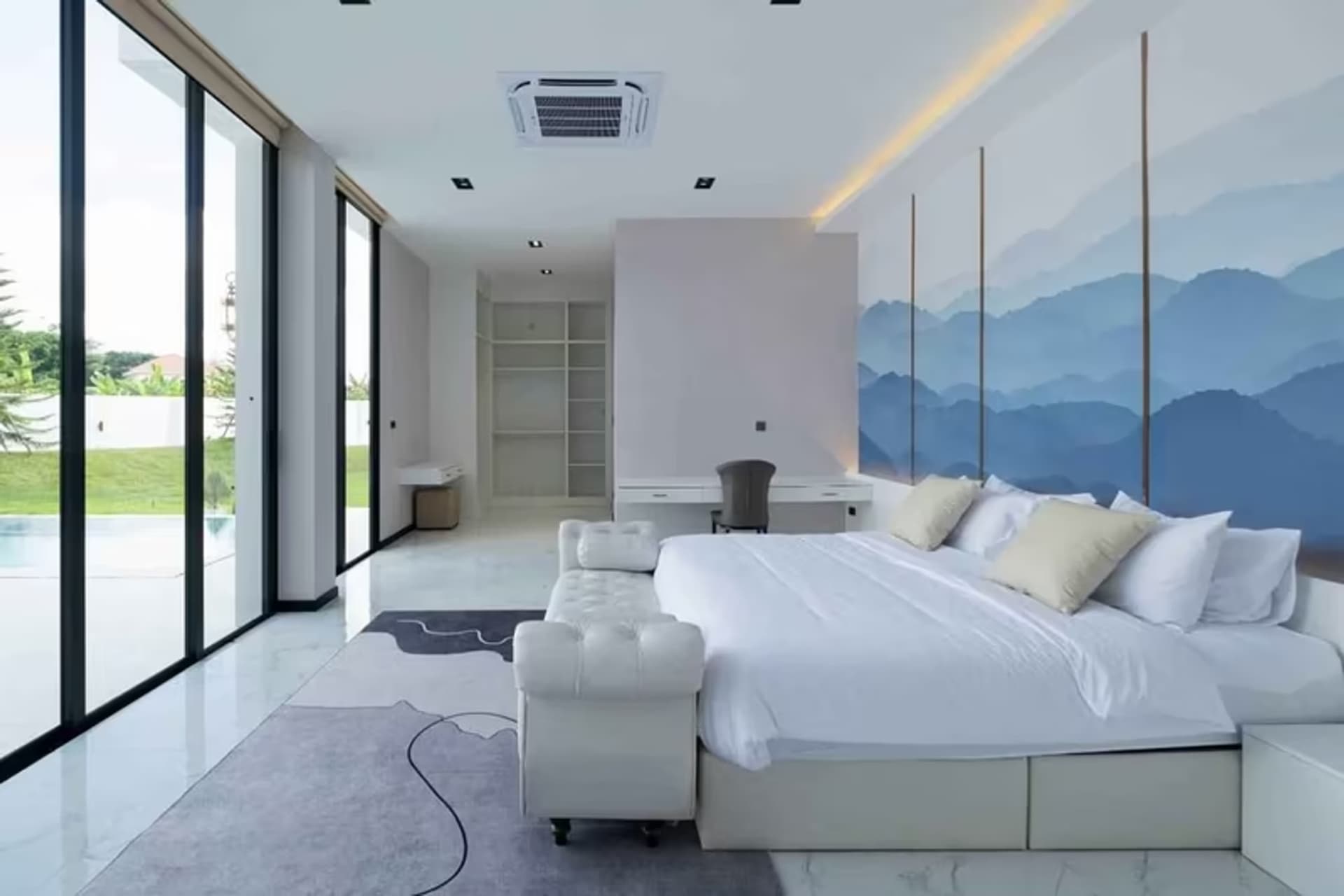 Luxury Mansion with Pool - Image 4