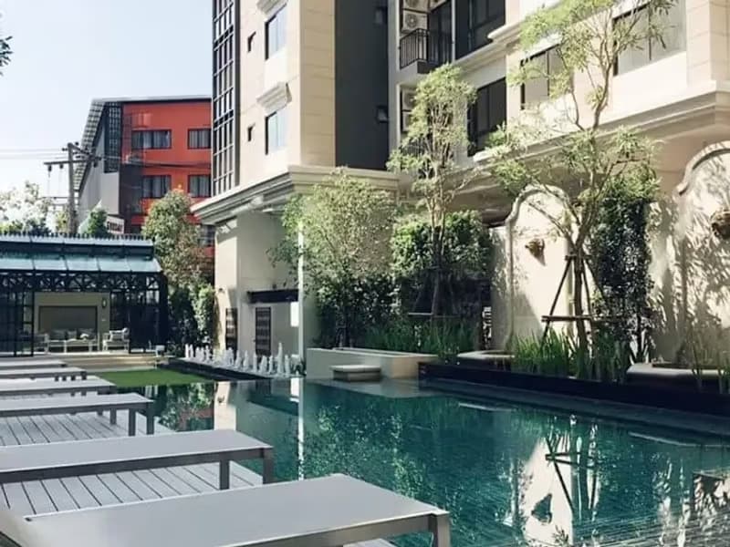 1 Bedroom Condo
