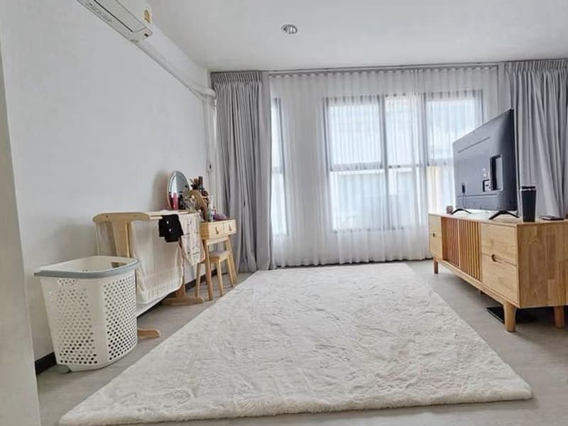 3 Bed Townhouse for Rent in Bang Na