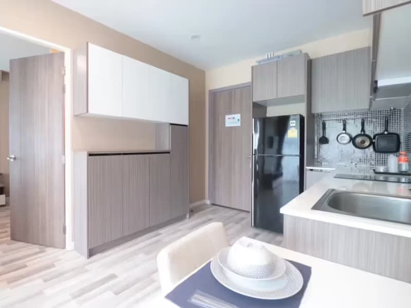 1 Bedroom Condo