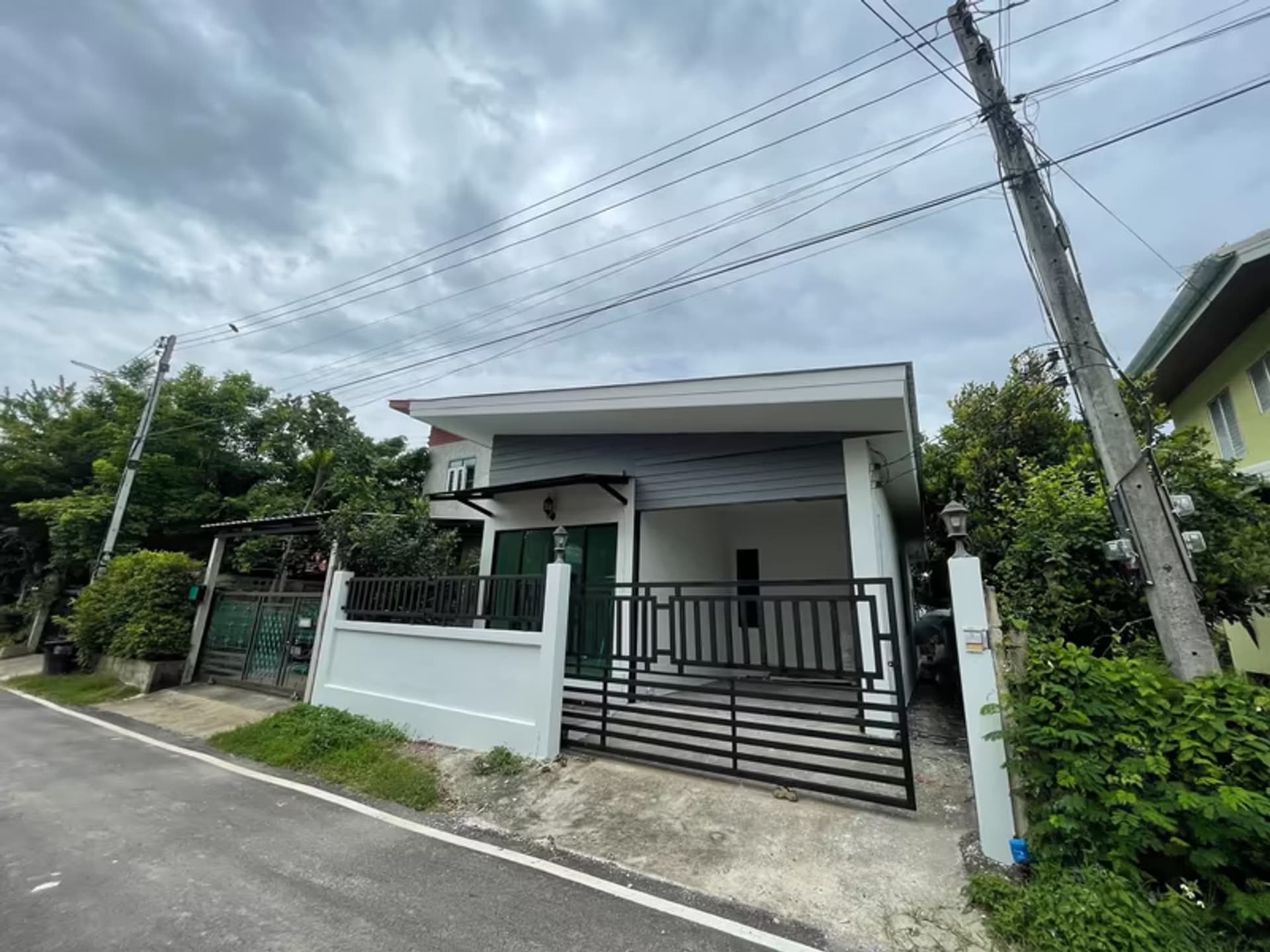2 Bedroom House - Image 11