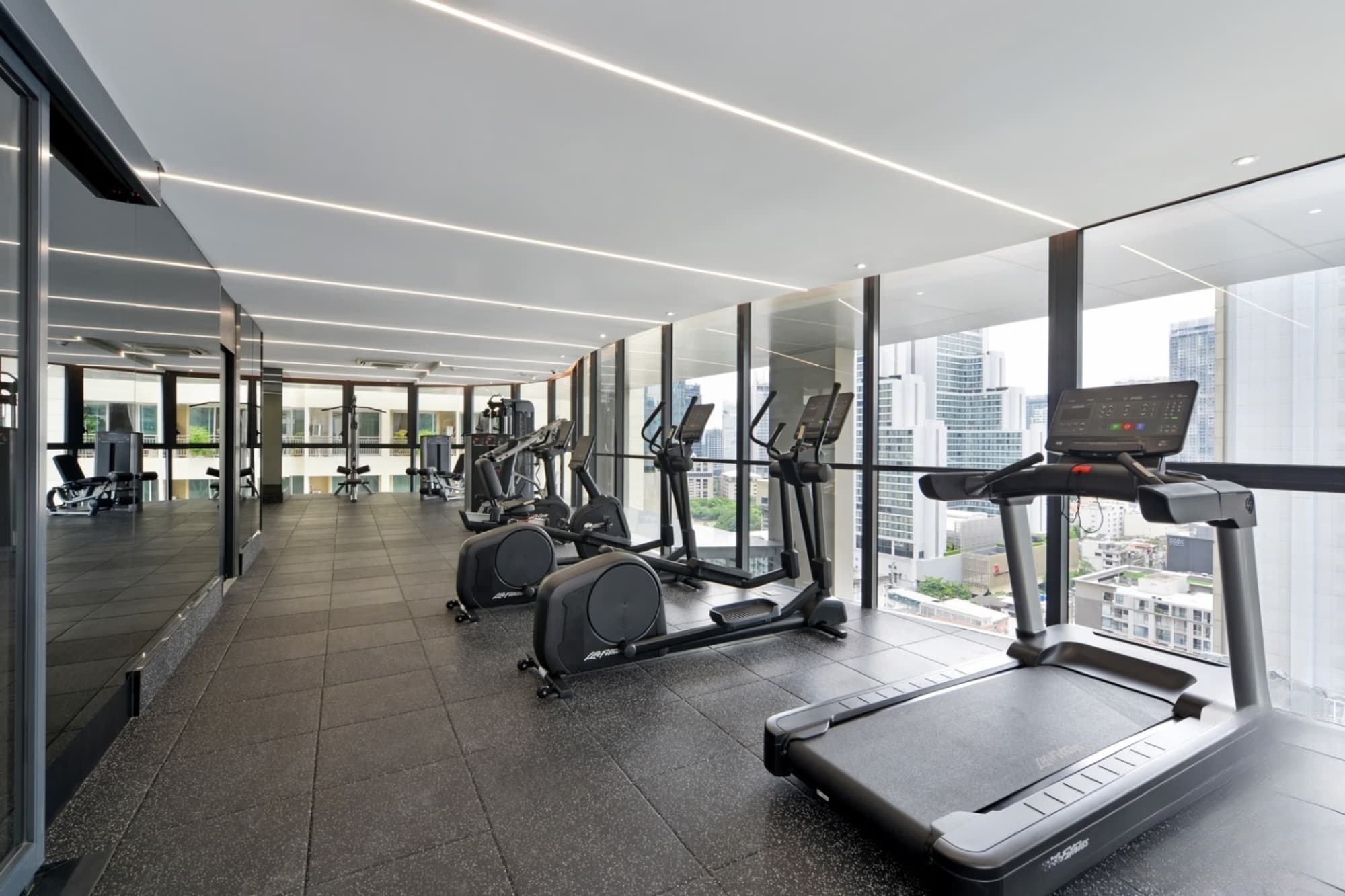 2 Bed Condo for Rent in Khlong Toei - Image 9